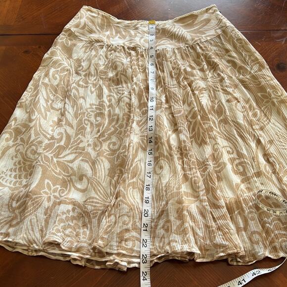 Pendleton Petite Size 6 Tan & Cream Print Crinkle Chiffon Skirt Knee Length - Picture 8 of 8